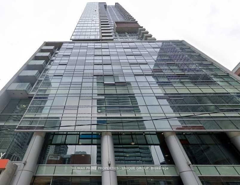 home for lease on 2803-375 King Street W