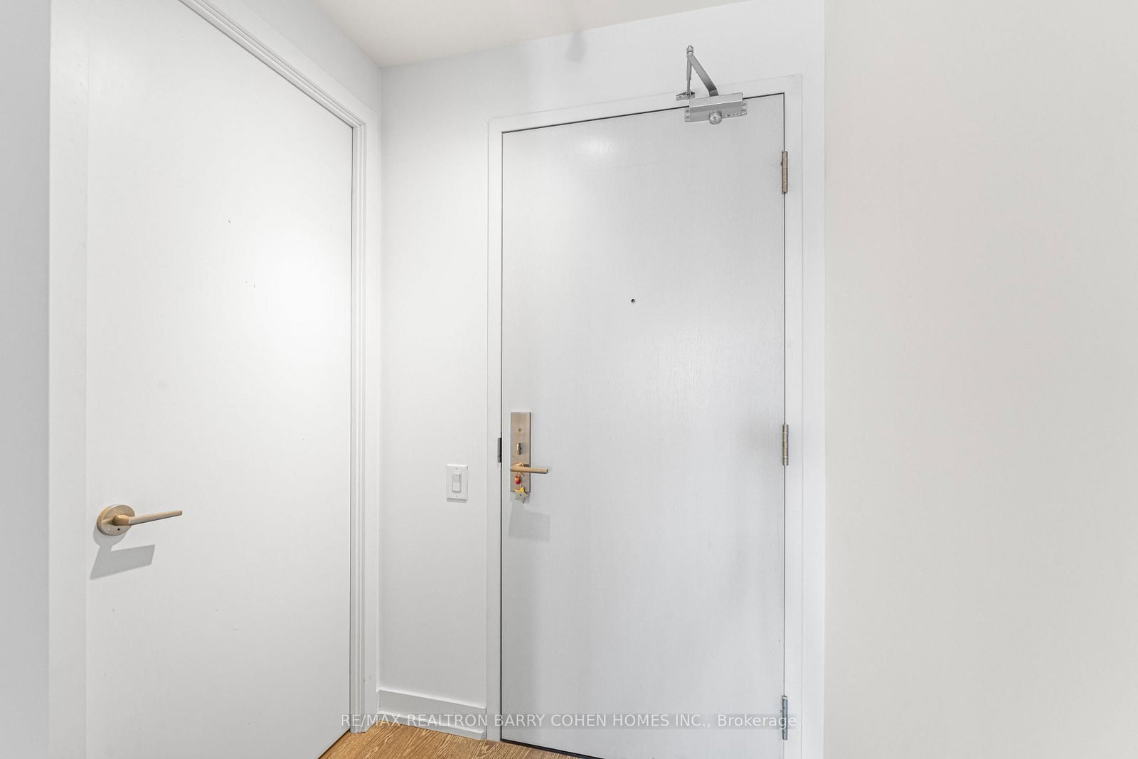 Condo for sale at 904-39 Brant Street, Toronto, Ontario, M5V 0M8 - Waterfront Communities C1 - MLS: C12891188