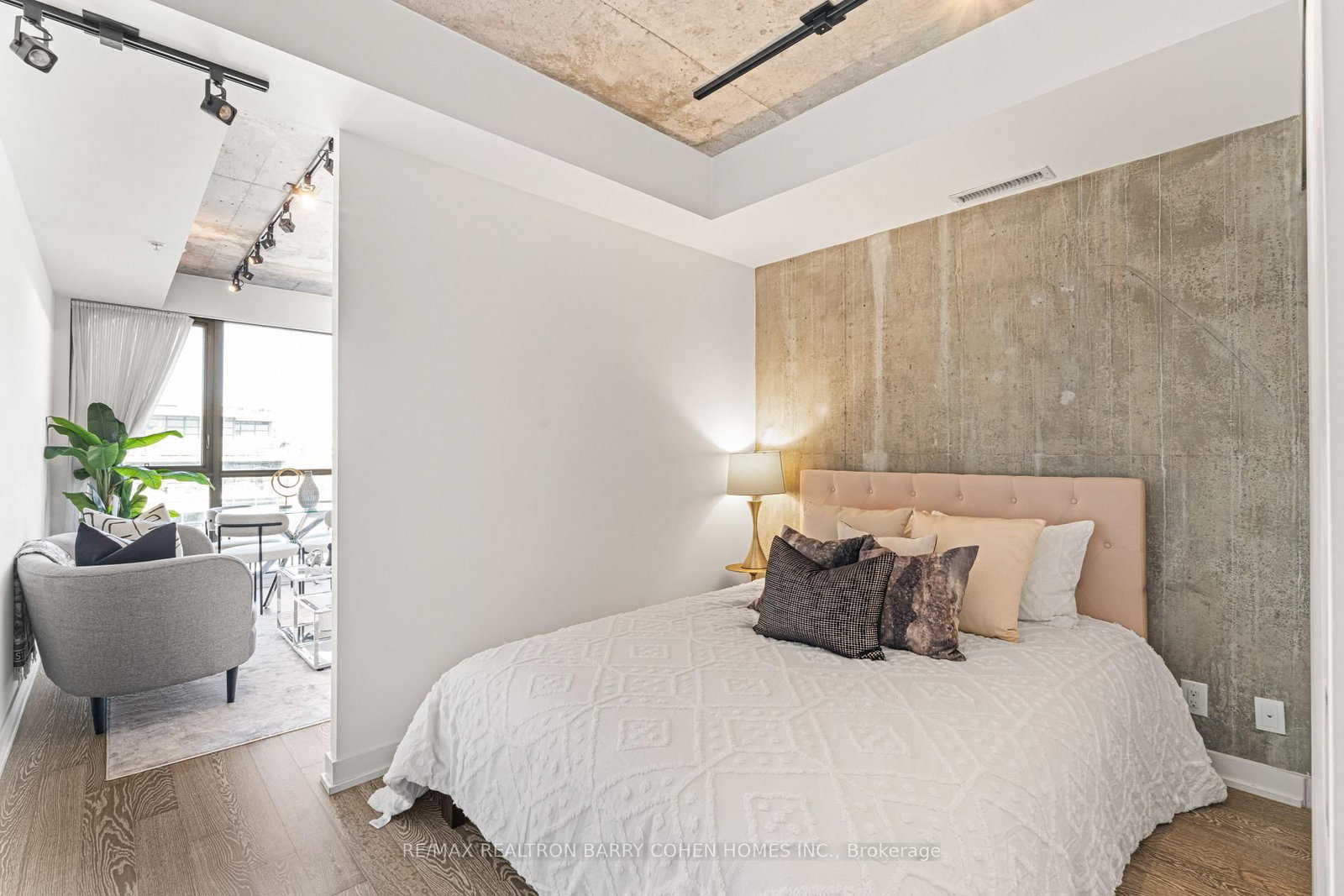 Condo for sale at 904-39 Brant Street, Toronto, Ontario, M5V 0M8 - Waterfront Communities C1 - MLS: C12891188