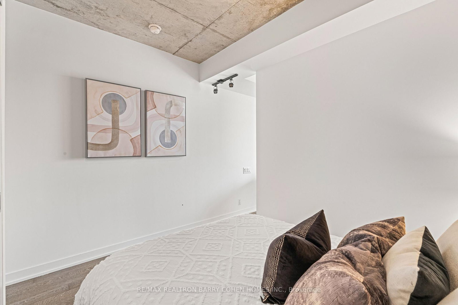 Condo for sale at 904-39 Brant Street, Toronto, Ontario, M5V 0M8 - Waterfront Communities C1 - MLS: C12891188