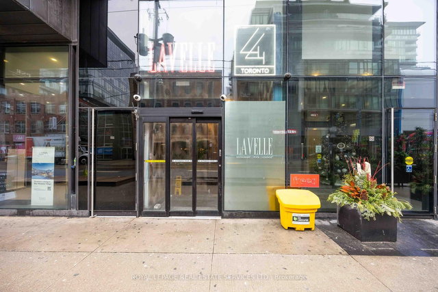 1128 - 629 King Street W