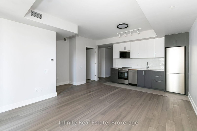 308 - 664 Spadina Avenue
