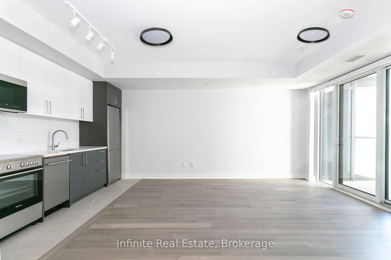 308 - 664 Spadina Avenue