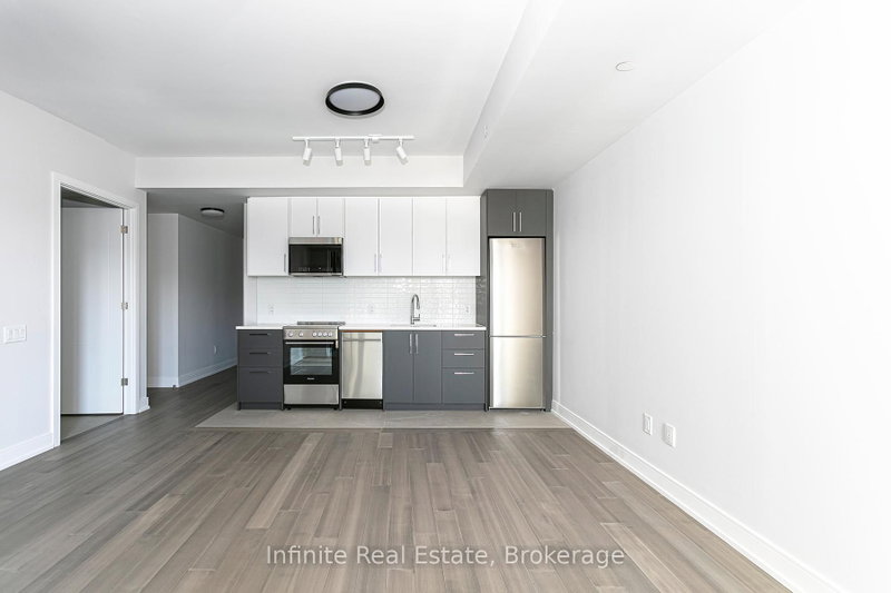 308 - 664 Spadina Avenue