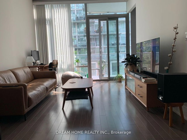 305 - 39 Queens Quay E