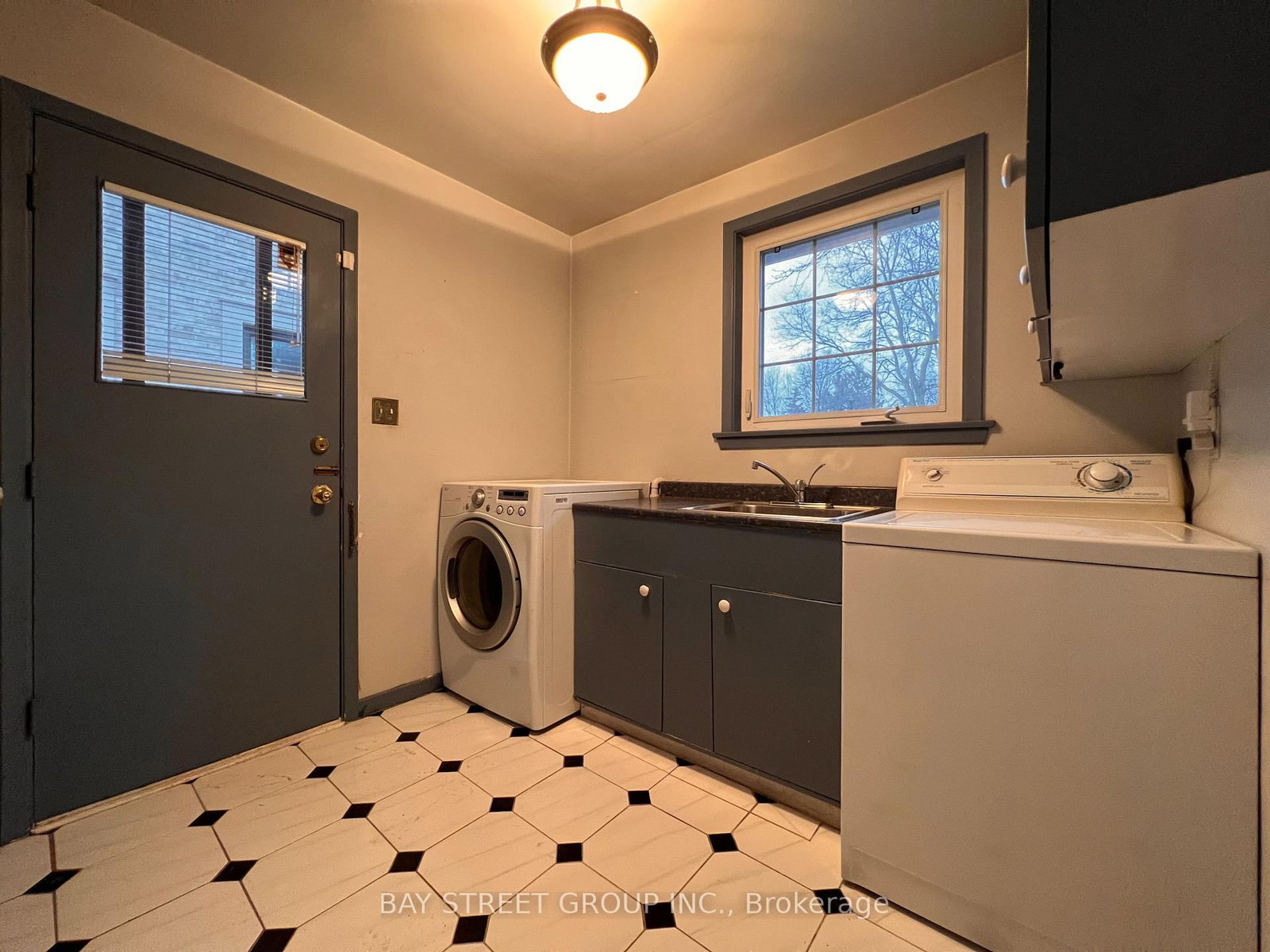 Detached House for lease at 93 Lord Seaton Road, Toronto, Ontario, M2P 1K7 - St. Andrew-Windfields - MLS: C12892442