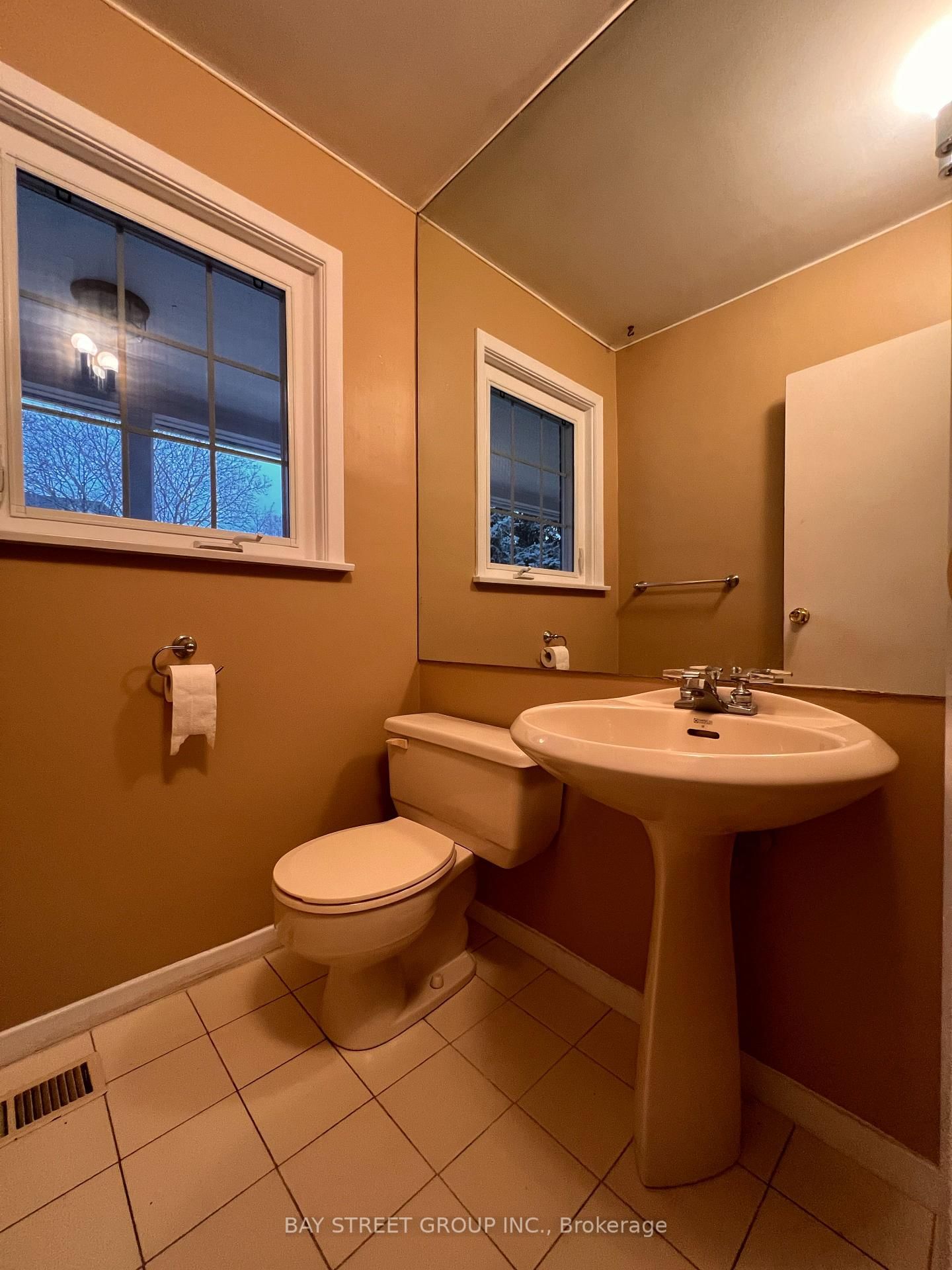 Detached House for lease at 93 Lord Seaton Road, Toronto, Ontario, M2P 1K7 - St. Andrew-Windfields - MLS: C12892442