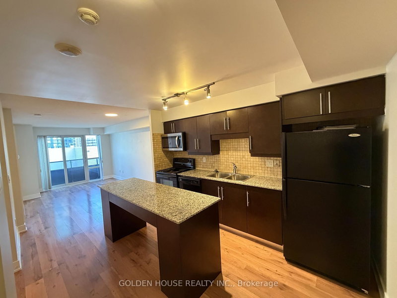 home for lease on 2010-20 Blue Jays Way