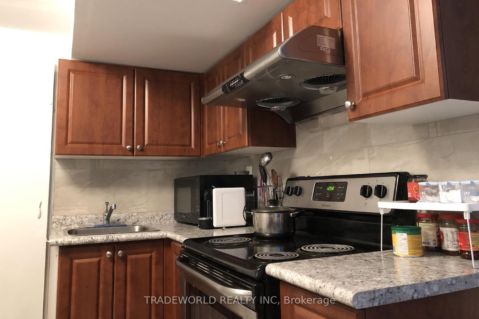 25 Linelle Street, Unit ( Basement ) - Photo 3