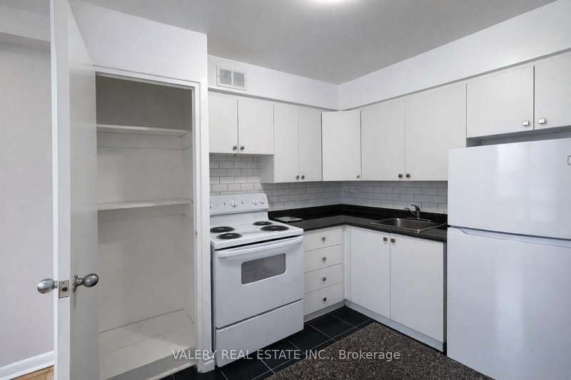 506 - 42 Thorncliffe Park Dr, Toronto, M4H 1K1 | Image 2