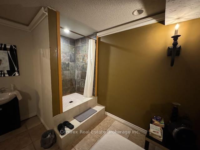 245 Gerrard Street E, Unit B - Photo 6