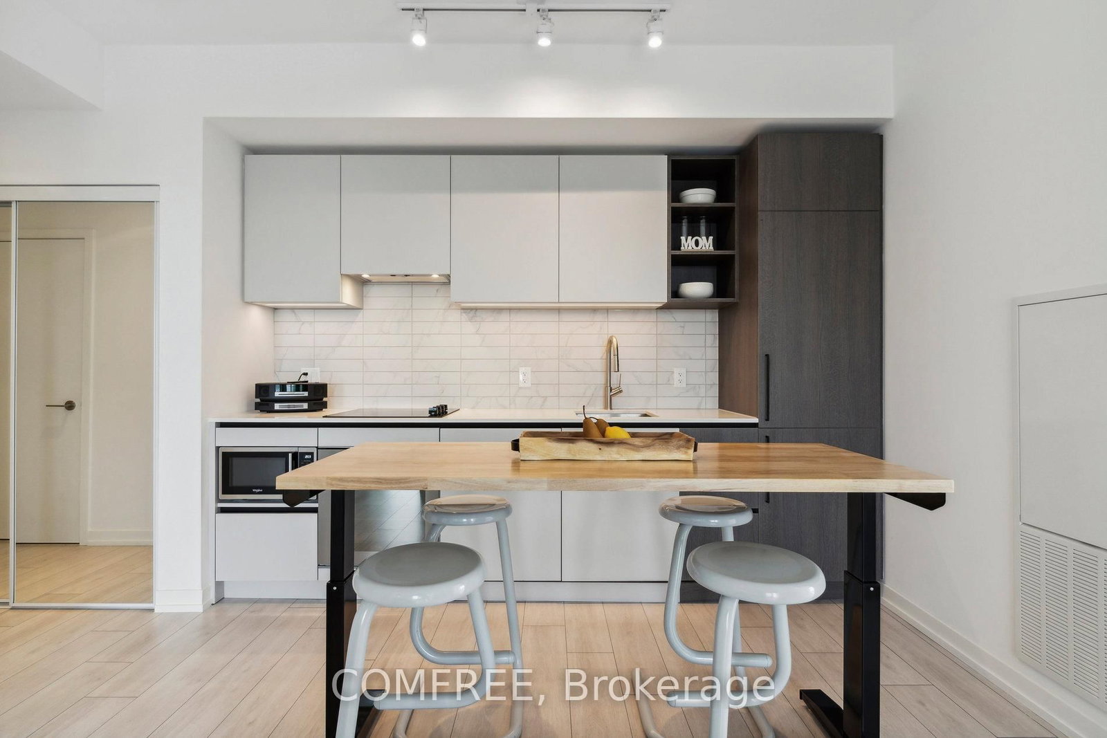 55 Mercer Street • #4102 • Toronto, ON photo 8