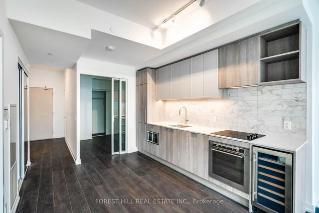 833 - 2020 Bathurst Street