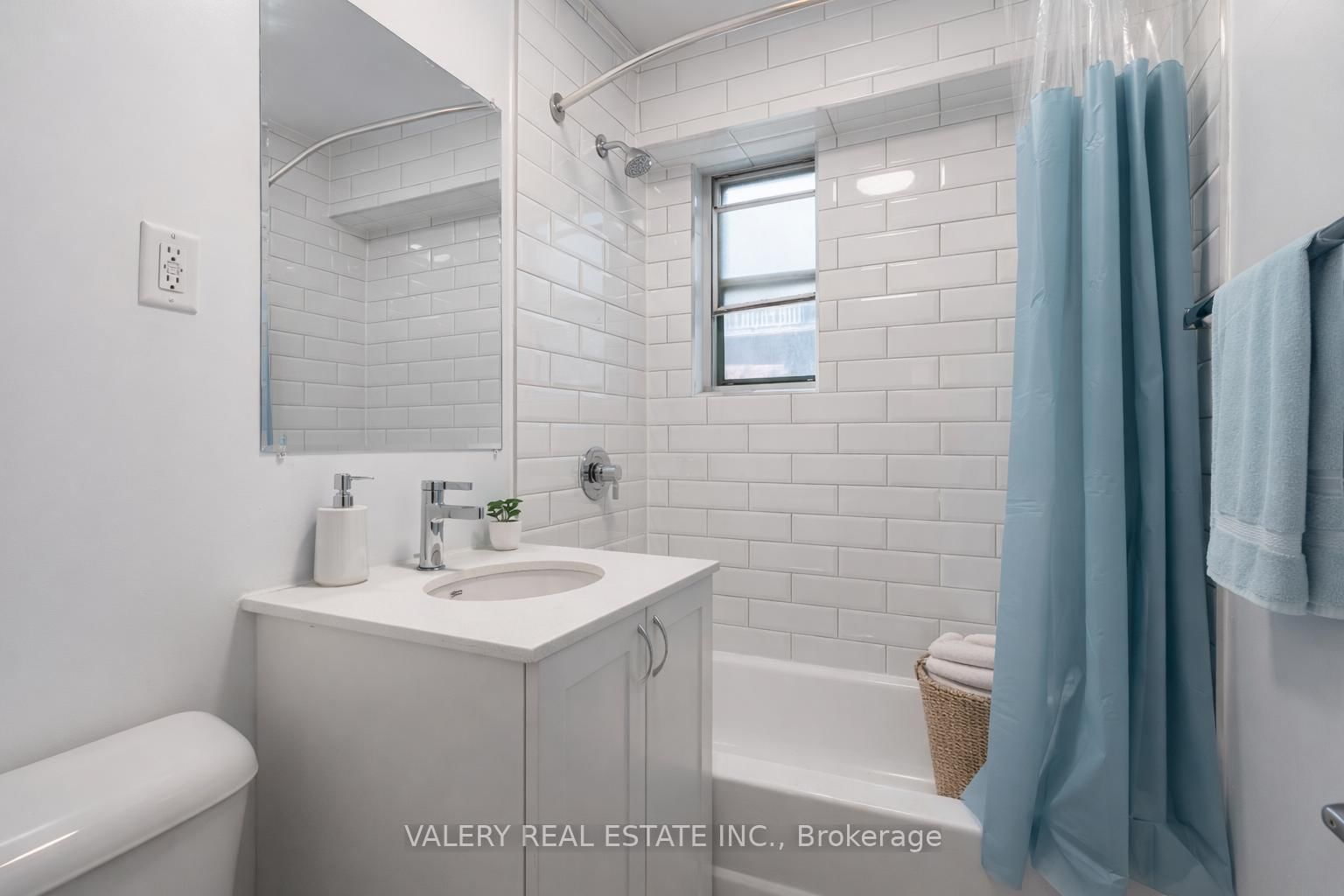 161 St. George Street, Unit 303 - Photo 8