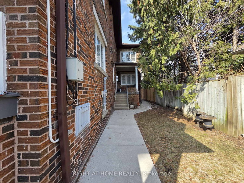 1 - 20 Teddington Park Ave, Toronto, M4N 2C3 | Image 3