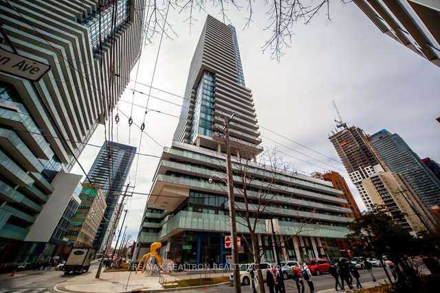 4004 - 161 Roehampton Avenue