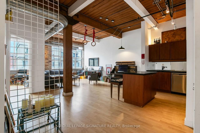 316 - 955 Queen Street W