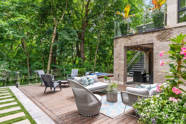 11 Ridgewood Road