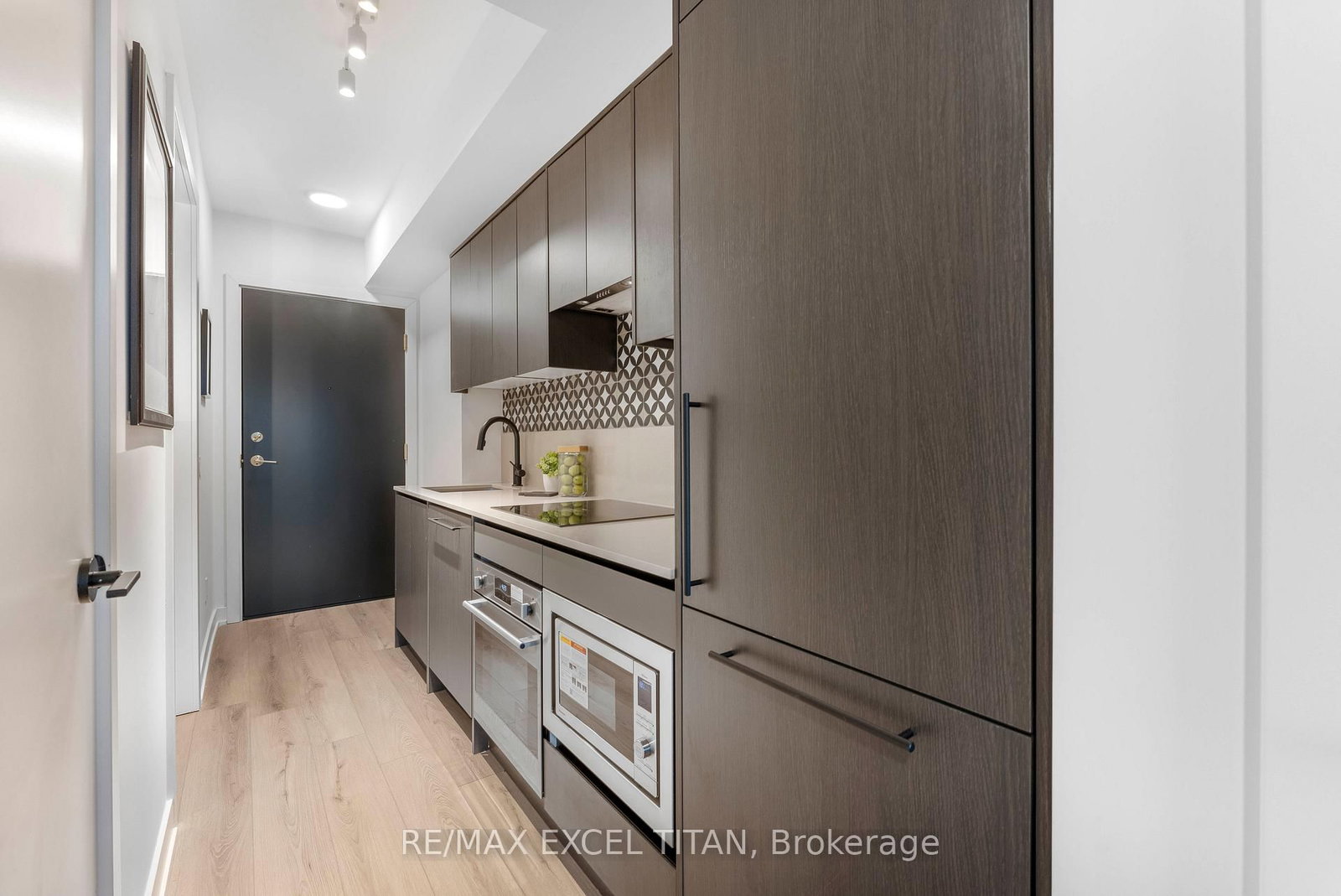 Condo for sale at 612-5 Lakeview Avenue, Toronto, Ontario, M6J 0H3 - Trinity-Bellwoods - MLS: C12895632