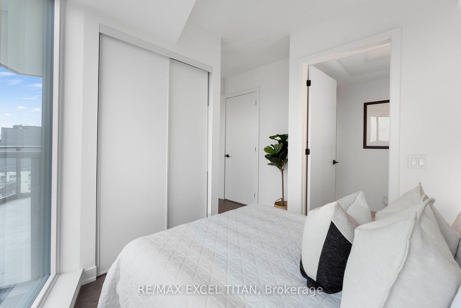 Condo for sale at 703-5 Lakeview Avenue, Toronto, Ontario, M6J 0H3 - Trinity-Bellwoods - MLS: C12895656