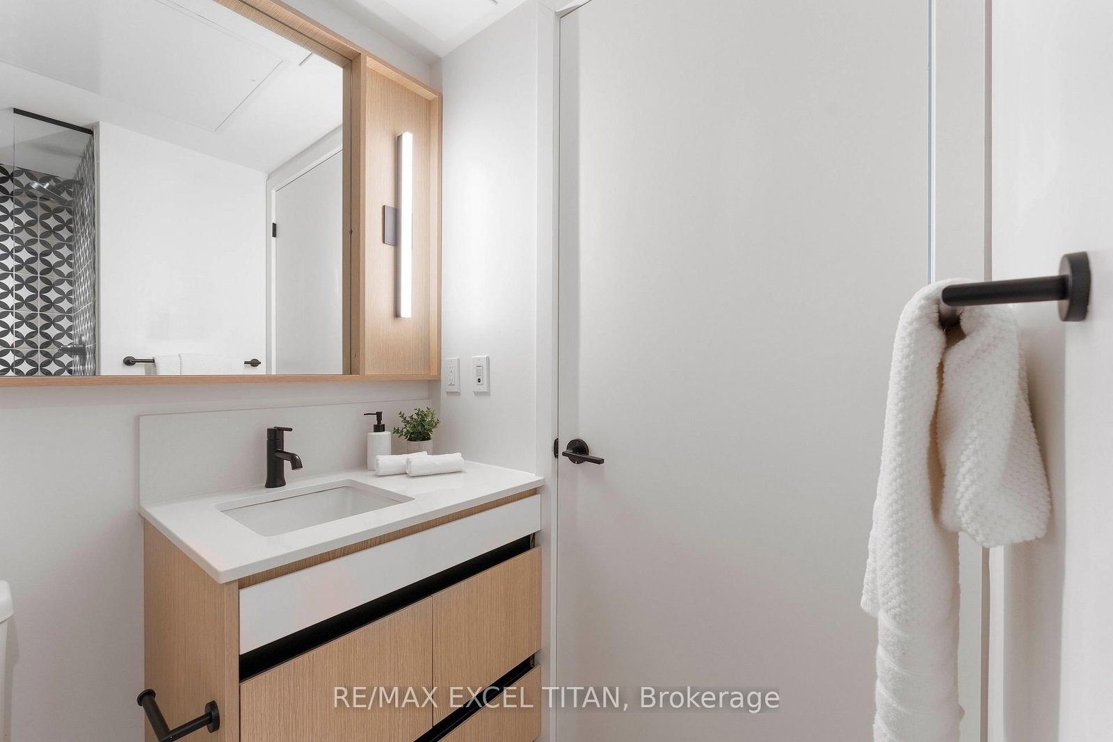 Condo for sale at 703-5 Lakeview Avenue, Toronto, Ontario, M6J 0H3 - Trinity-Bellwoods - MLS: C12895656