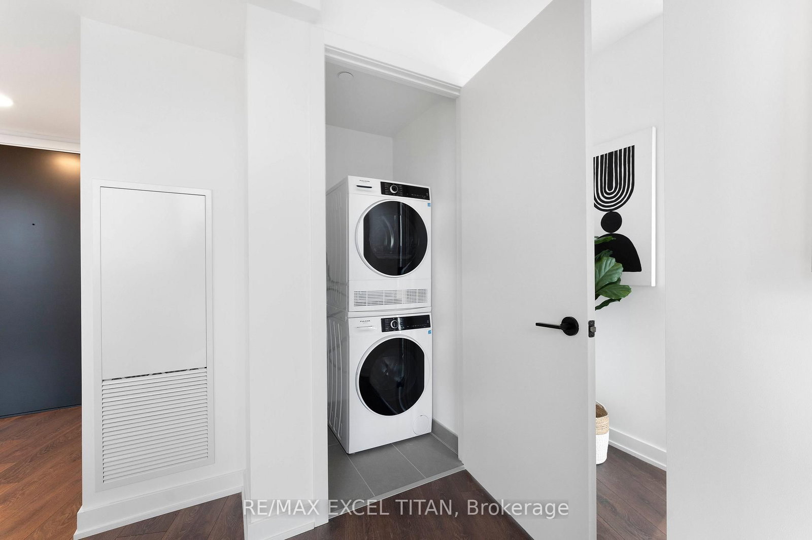 Condo for sale at 703-5 Lakeview Avenue, Toronto, Ontario, M6J 0H3 - Trinity-Bellwoods - MLS: C12895656