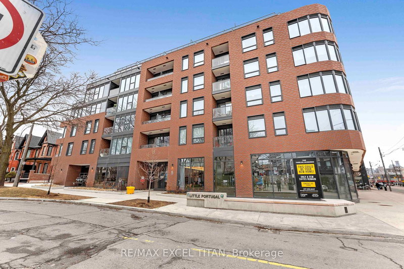 703 - 5 Lakeview Ave, Toronto, M6J 0H3 | Image 3