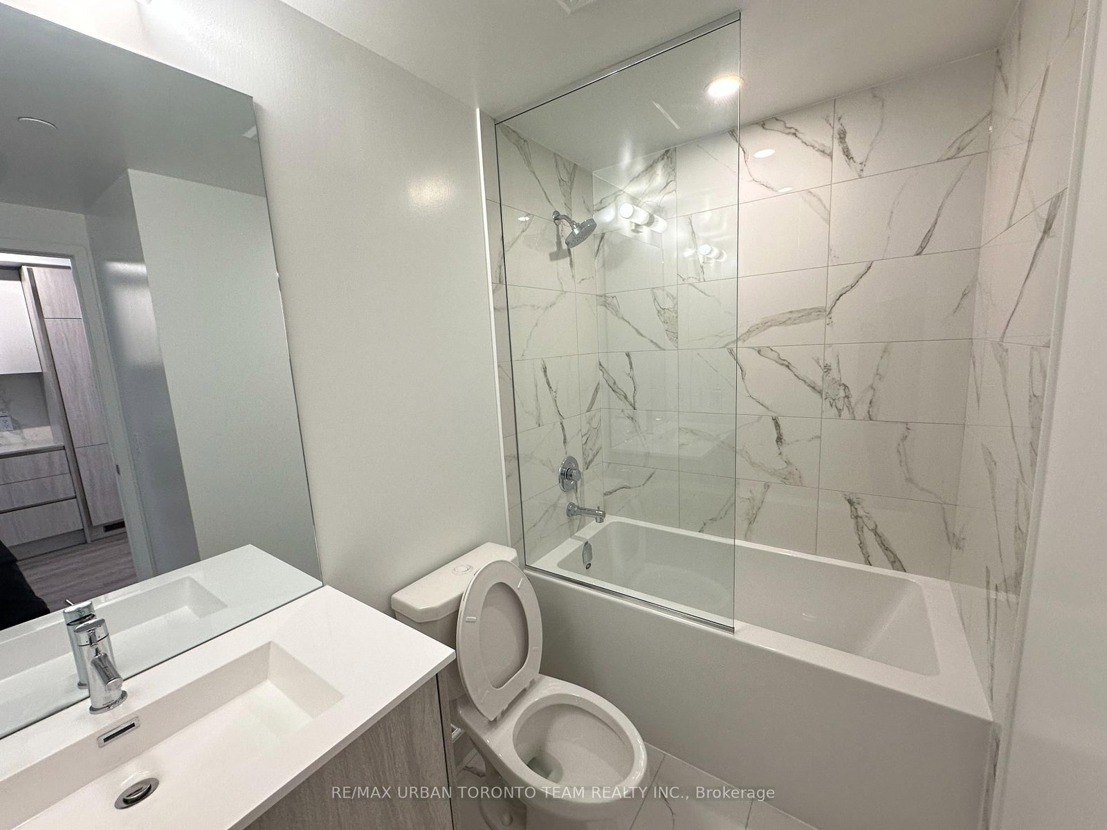 180 Front Street E, Unit 1516 - Photo 11