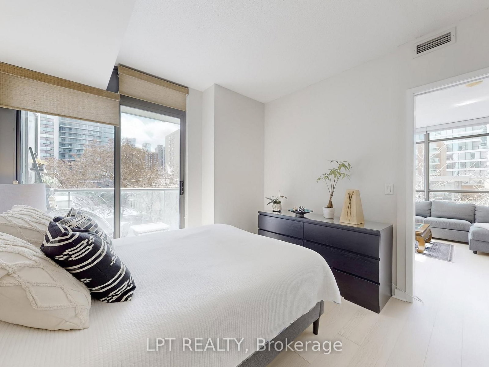 Condo for sale at 403-281 Mutual Street, Toronto, Ontario, M4Y 3C4 - Church-Yonge Corridor - MLS: C12895852