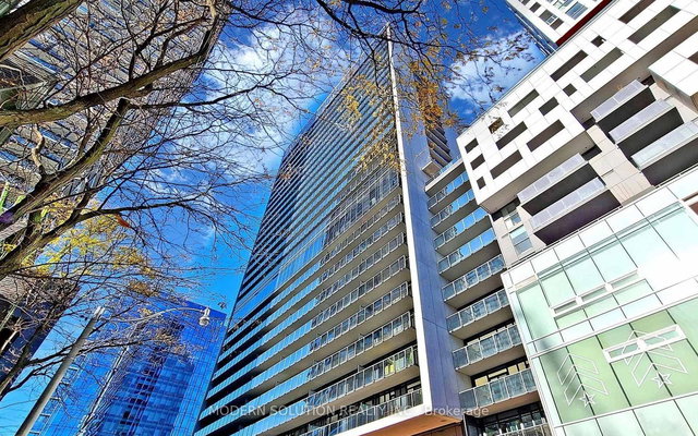 1515 - 330 Richmond Street W