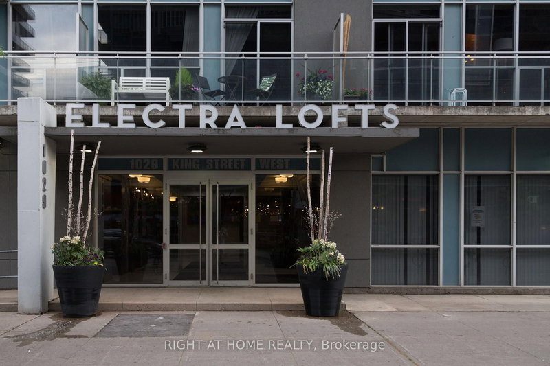 home for lease on 1018-1029 King Street W