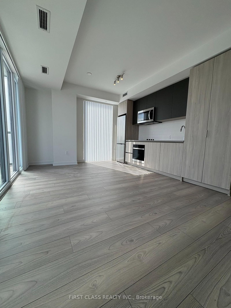 home for lease on 2415-5858 Yonge Street