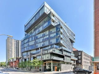 1006 - 15 Beverley Street