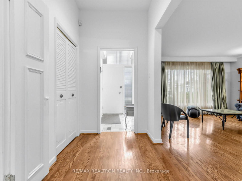 88 Rockford Rd, Toronto, M2R 3A7 | Image 3