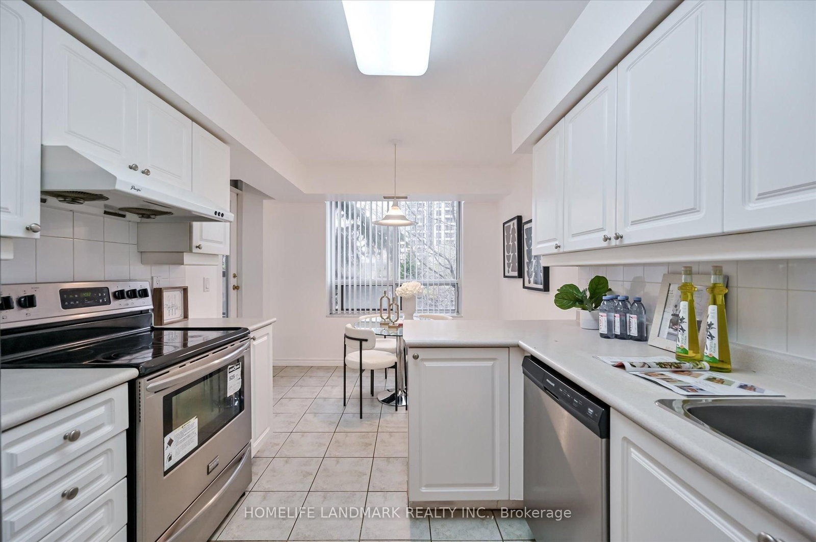 18 Sommerset Way, Unit 206 - Photo 13