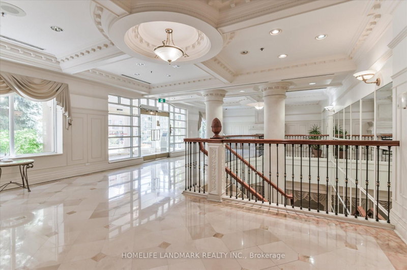 206 - 18 Sommerset Way