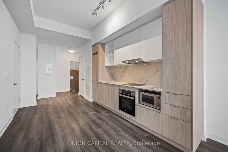 home for lease on 5901-138 Downes Street