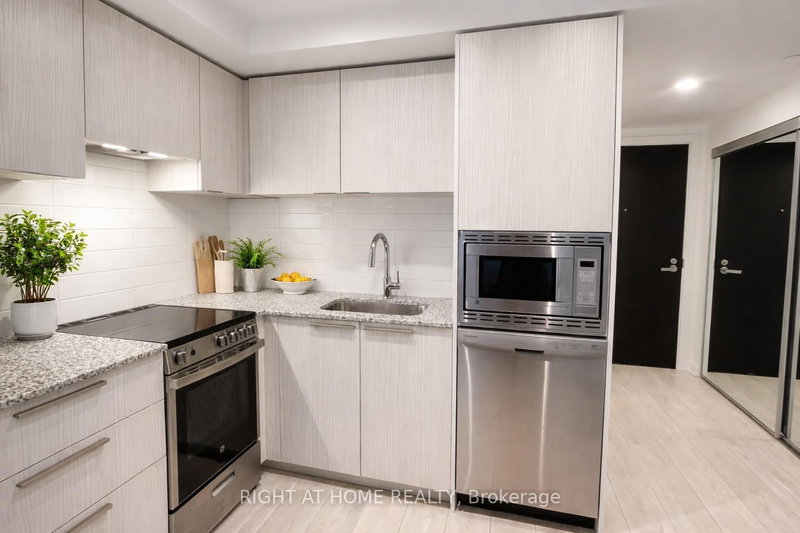 2004 - 501 Yonge St, Toronto, M4Y 0G8 | Image 3