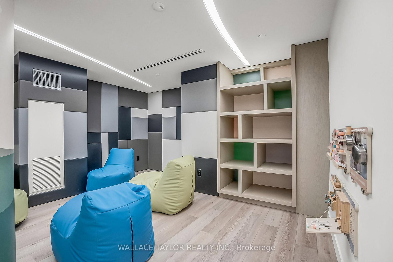 28 Eastern Avenue, Unit 823 - Photo 23