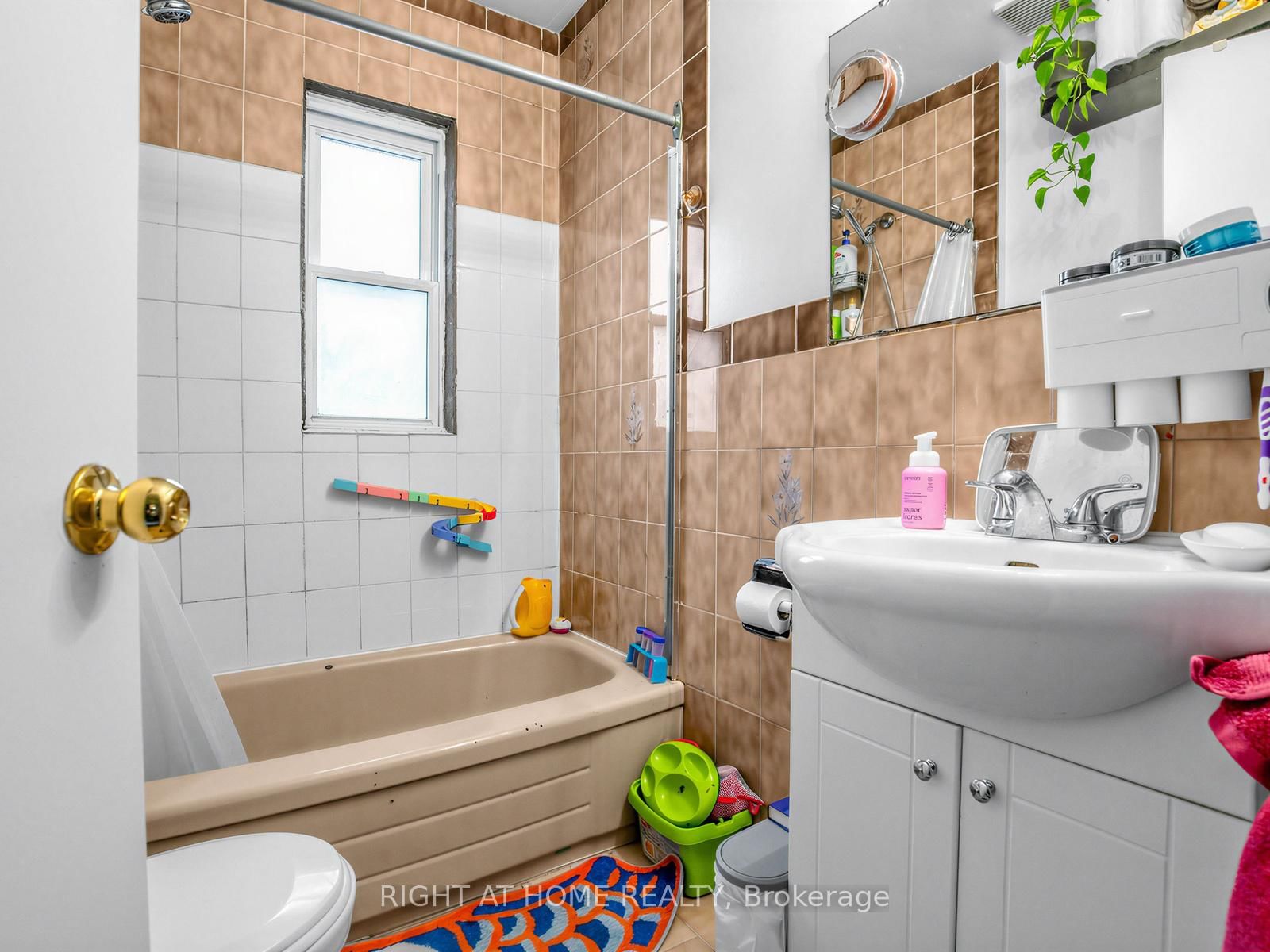 Townhouse for sale at 96 Massey Street, Toronto, Ontario, M6J 2T4 - Niagara - MLS: C12899006