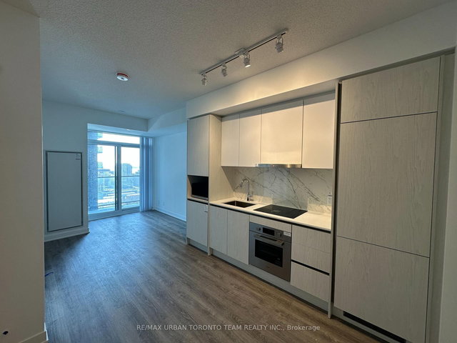 2709 - 180 Front Street E