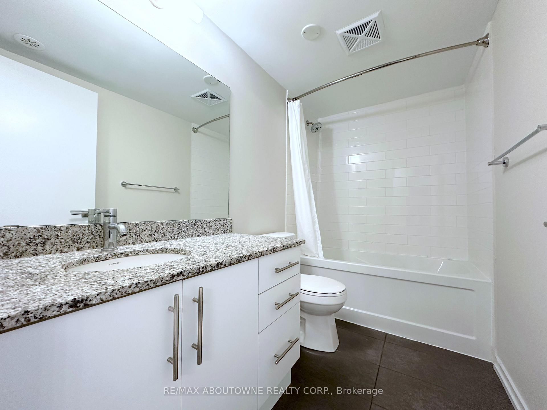 35 Valley Woods Road, Unit 513