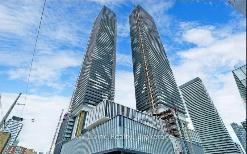 home for lease on 4911-55 Cooper Street