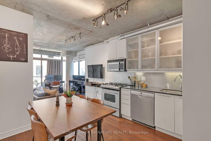 home for lease on 404-533 Richmond Street W