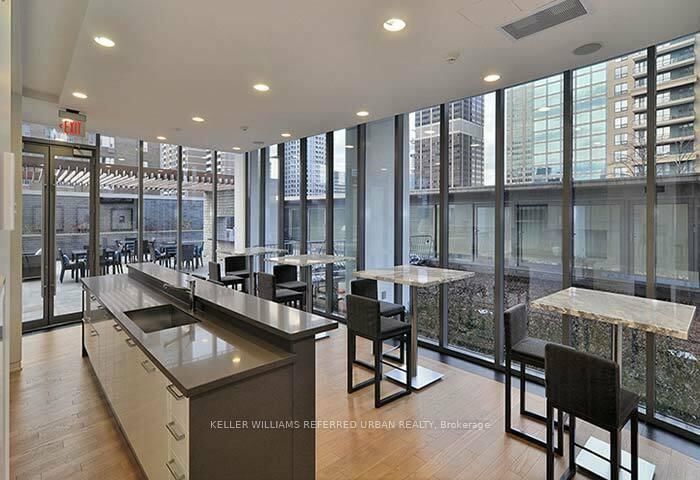 3902 - 33 Charles St E, Toronto, M4Y 0A2 | Image 3