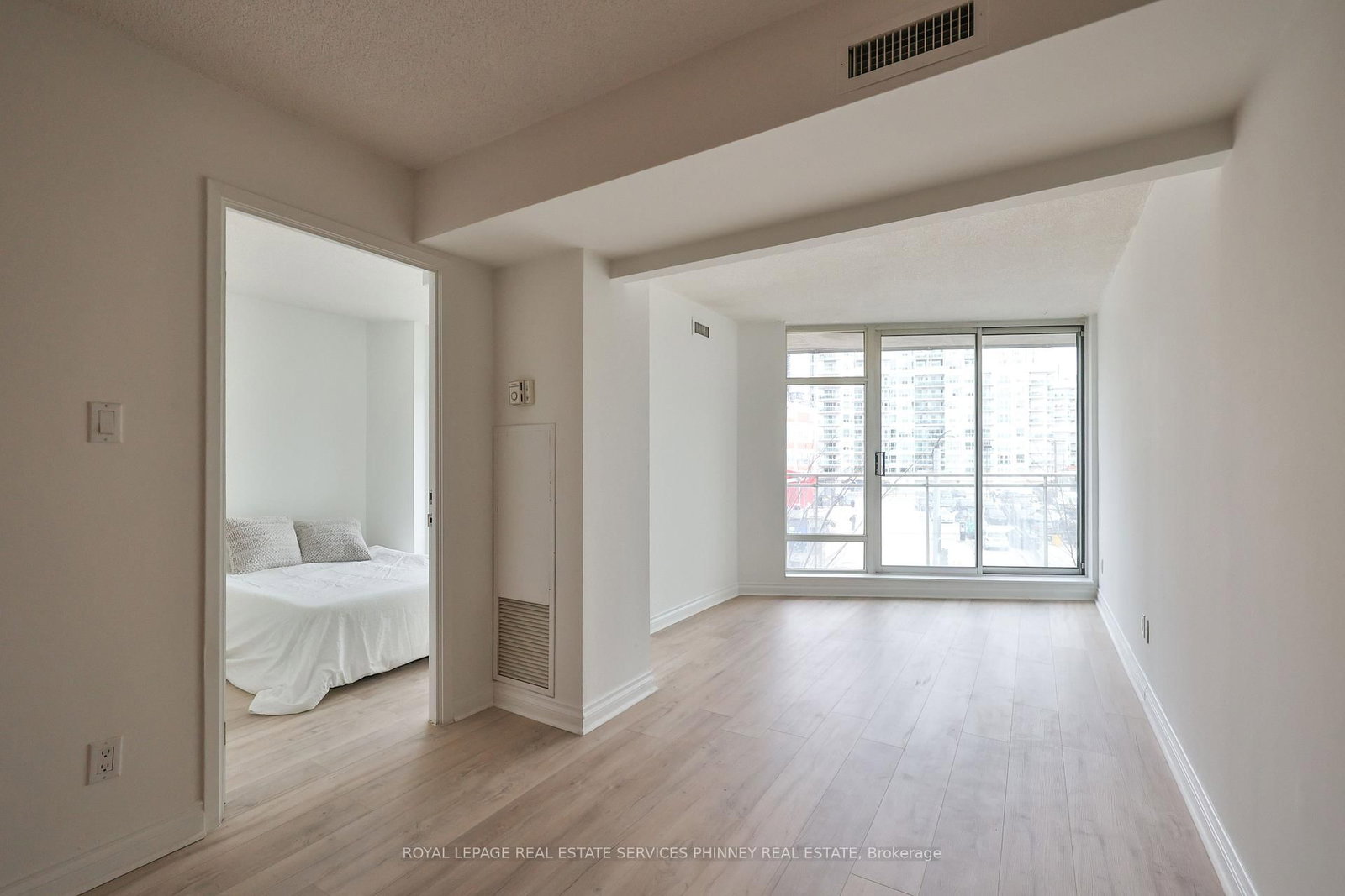 650 Queens Quay W, Unit 302 - Photo 8