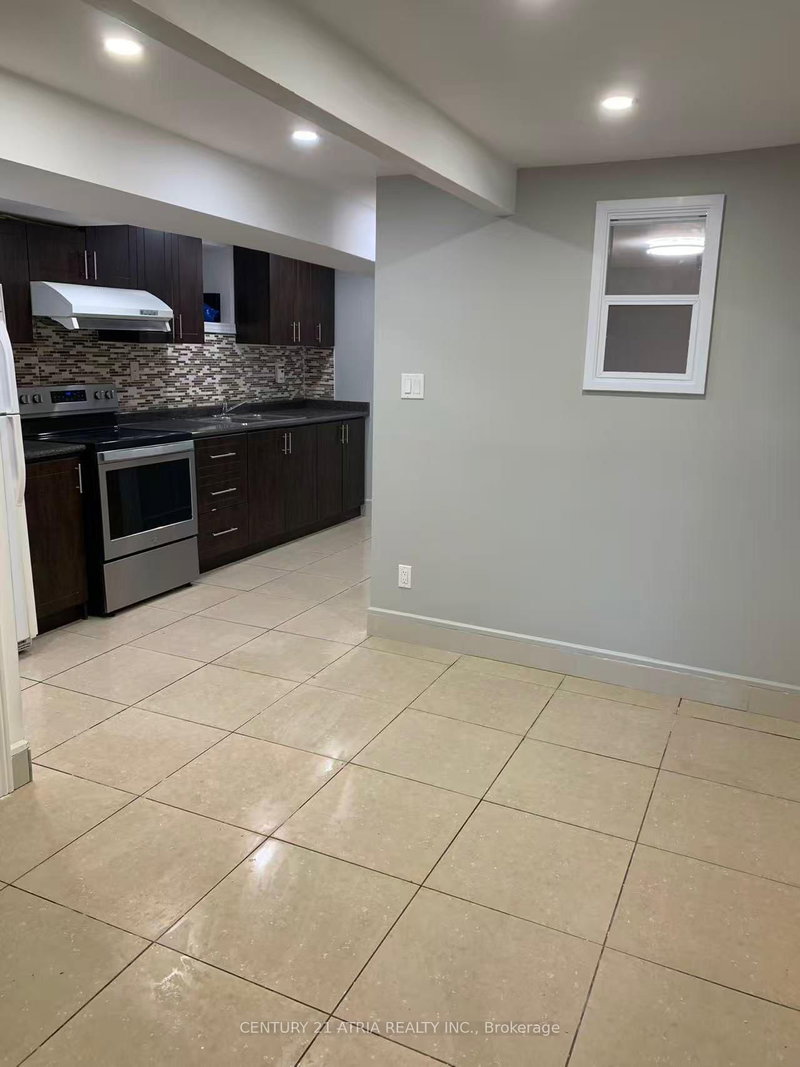 Bsmt - 353 Lansdowne Ave, Toronto, M6H 3Y2 | Image 2
