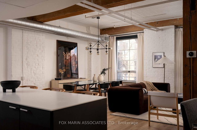 302 - 781 King Street W