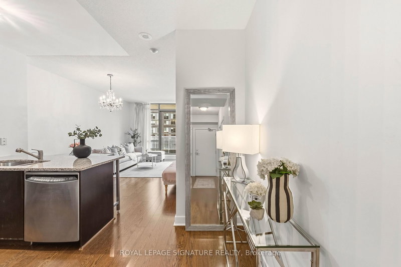 712 - 438 King St W, Toronto, M5V 3T9 | Image 2