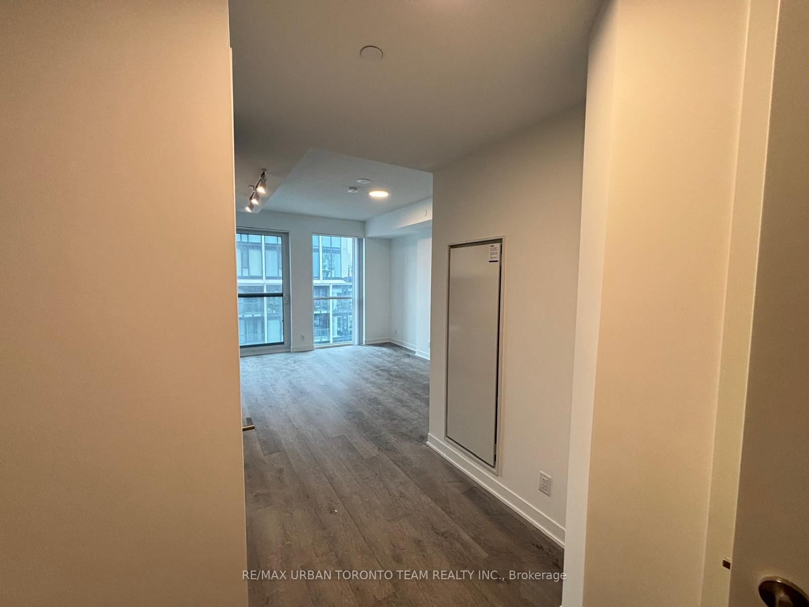 180 Front Street E, Unit 2711 - Photo 6